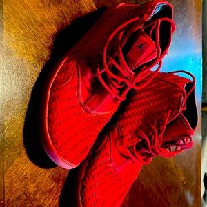 Red Jordan’s 6.5 youth